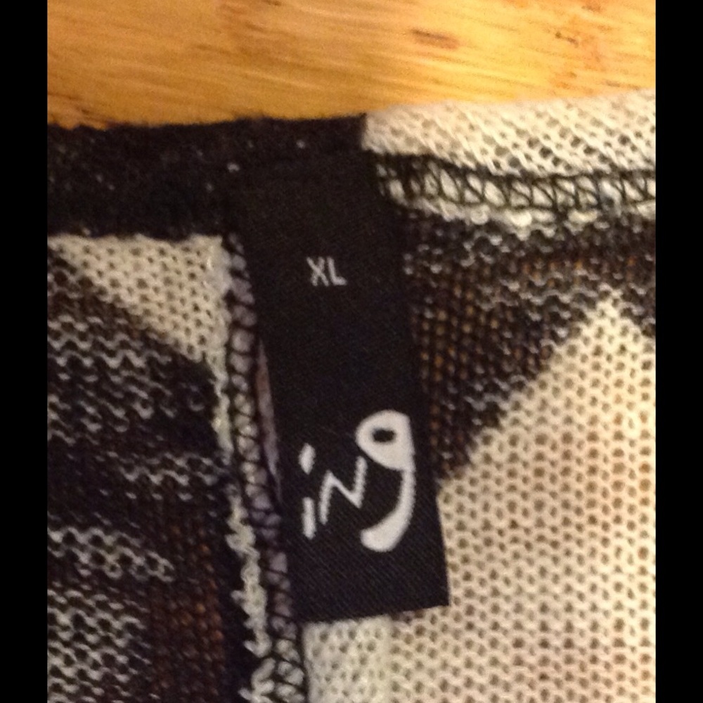 ING blouse - Picture 3 of 3